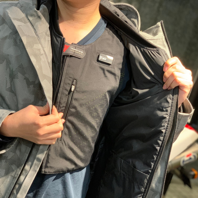 秋冬のライディングに最高の暖かさを。”CORSO ABSØLUTESHELL™ PRO JACKET”
